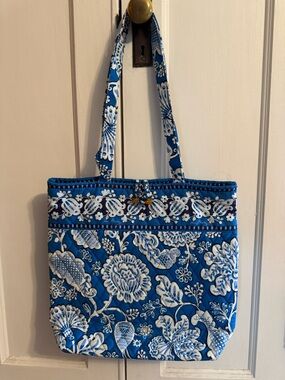 Vera Bradley Blue Lagoon (Retired) Floral Quilted Tote